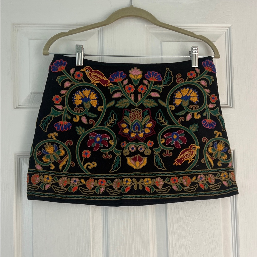 Zara Black Mini Skirt with Multicolor Floral Embroidery